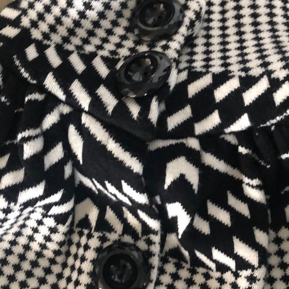 Beautiful short sleeve knit jacket. New - Picture 2 of 8